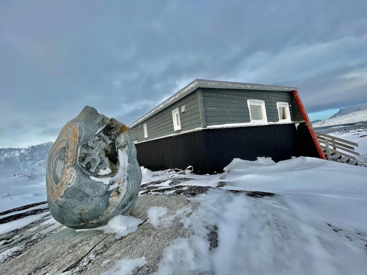 Inuk Hostels Nuuk Exterior photo